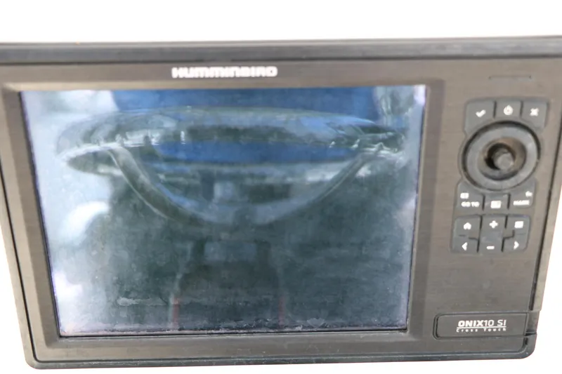 Slide: The Image of Humminbird ONIX10 SI fish finder on 2016 Sea Hunt BX 22 BR boat. - 41