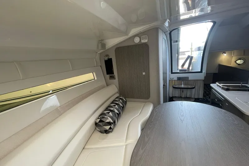 Slide: The Image of V-BERTH AREA LOOKING AFT TO STBD. - 31
