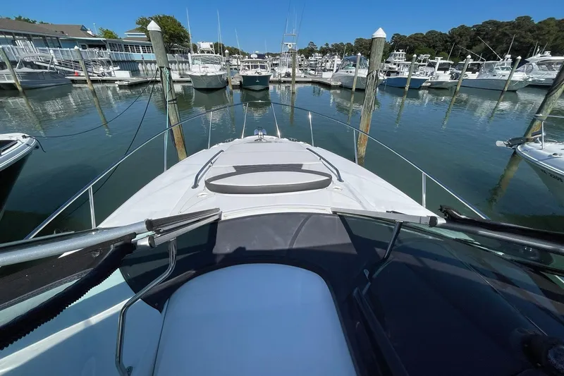 Slide: The Image of Monterey 295 Sport Yacht 2022 - 42