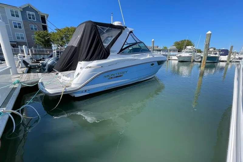 Slide: The Image of Monterey 295 Sport Yacht 2022 - 77