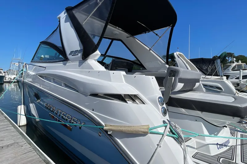 Slide: The Image of Monterey 295 Sport Yacht 2022 - 78
