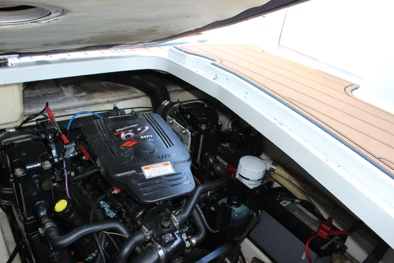 Slide: The Image of Engine compartment of a 2005 Formula 31 Performance Cruiser with MerCruiser 6.2 MPI engine. - 43