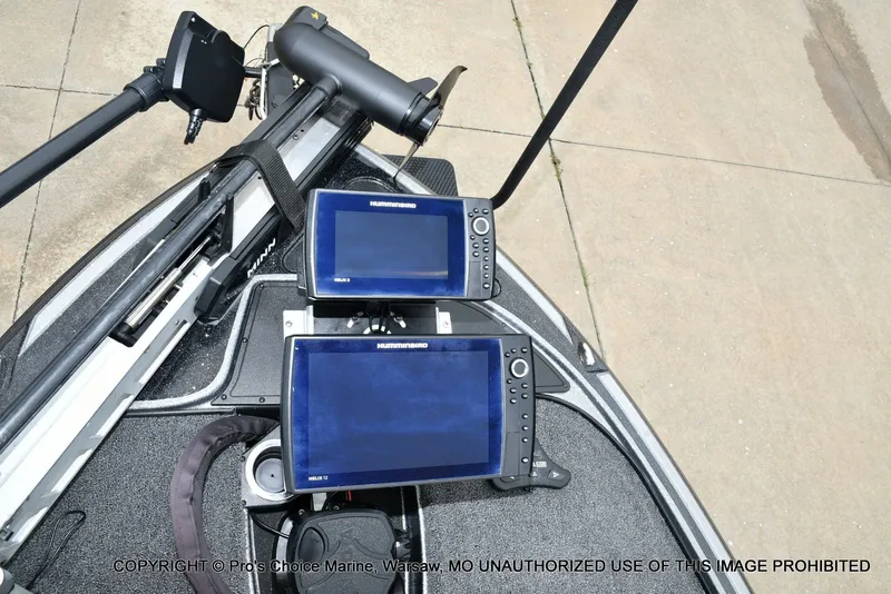 Slide: The Image of Nitro Z19 Pro 2020 with dual Humminbird fish finders on deck. - 10