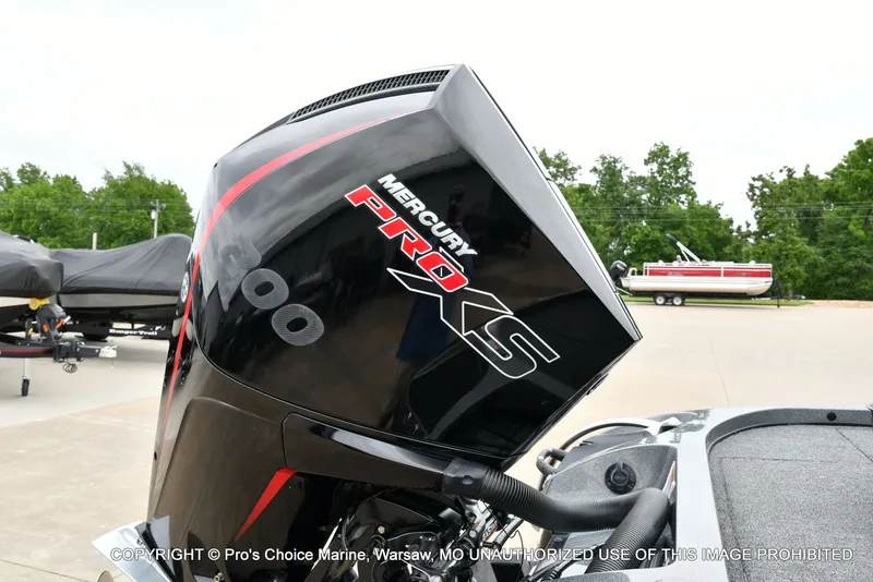 Slide: The Image of 2020 Nitro Z19 Pro with Mercury Pro XS engine. - 20