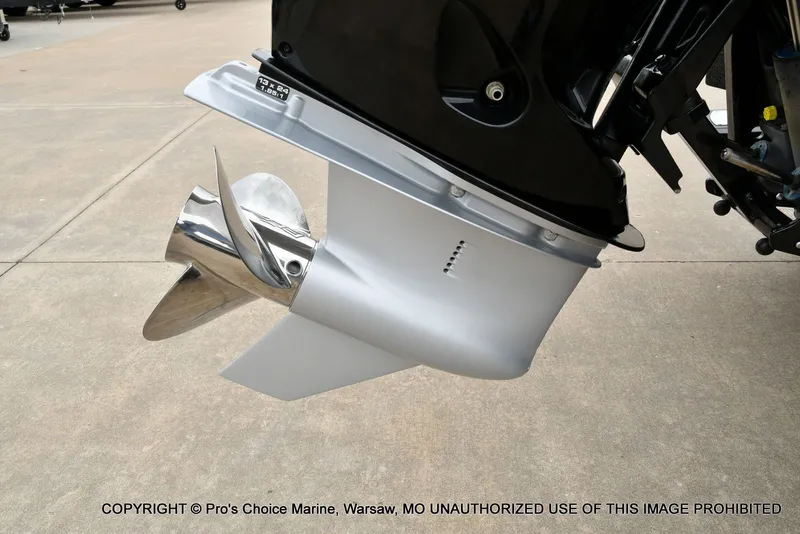Slide: The Image of 2020 Nitro Z19 Pro boat motor with propeller. - 21