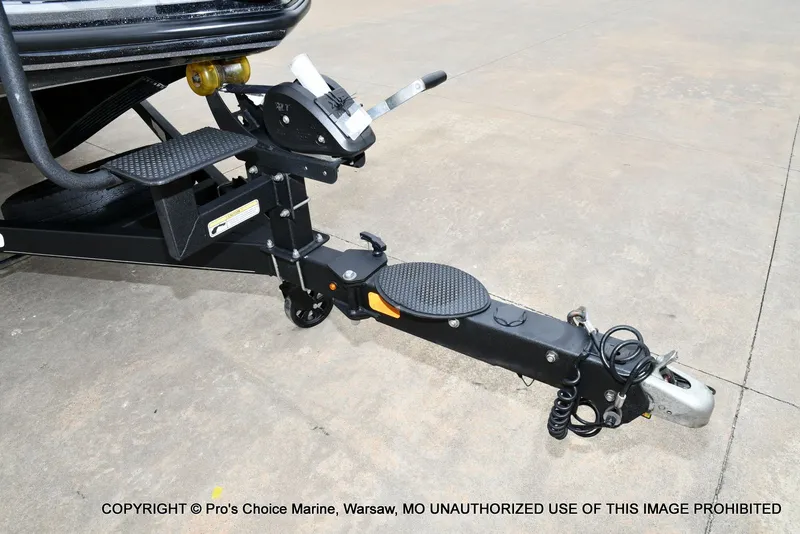 Slide: The Image of Nitro Z19 Pro 2020 boat trailer on concrete surface. - 32