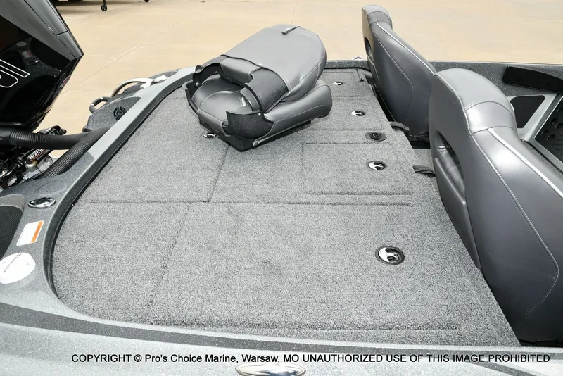 Slide: The Image of Interior of a 2020 Nitro Z19 Pro boat with gray seats. - 37