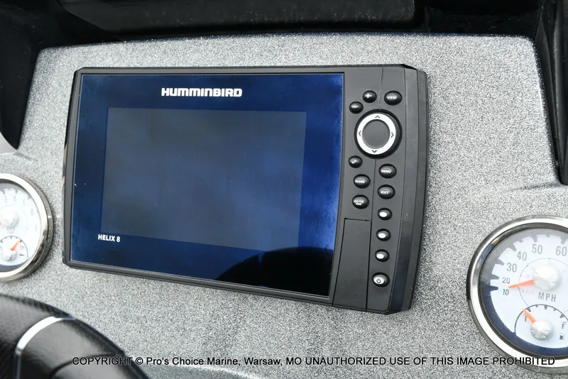 Slide: The Image of Humminbird Helix 8 on Nitro Z19 Pro 2020 dashboard. - 39