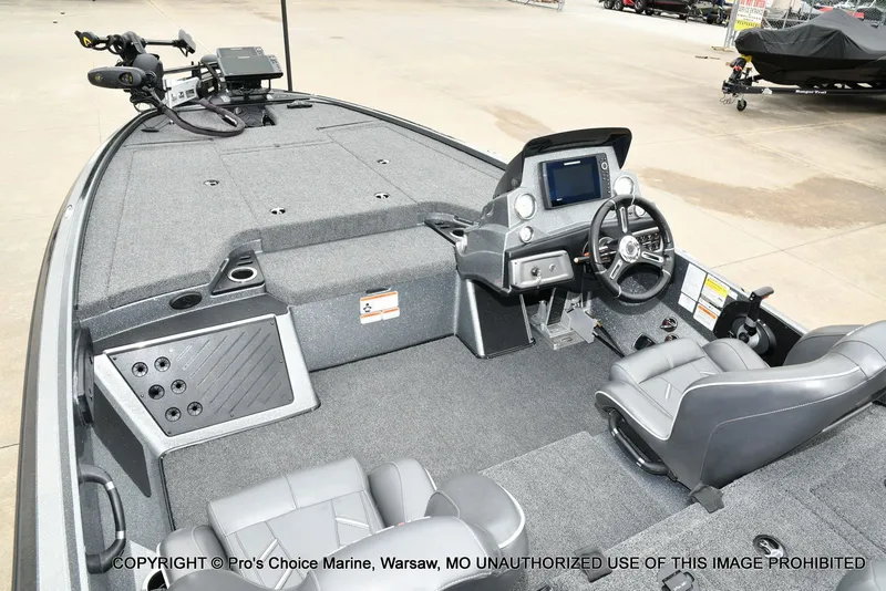Slide: The Image of Interior view of a 2020 Nitro Z19 Pro boat with steering console. - 41
