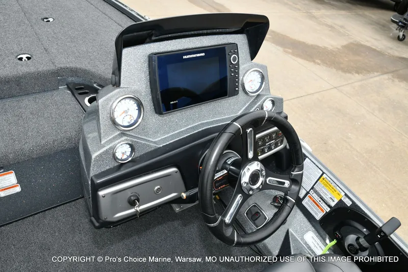 Slide: The Image of Dashboard of a 2020 Nitro Z19 Pro boat. - 44