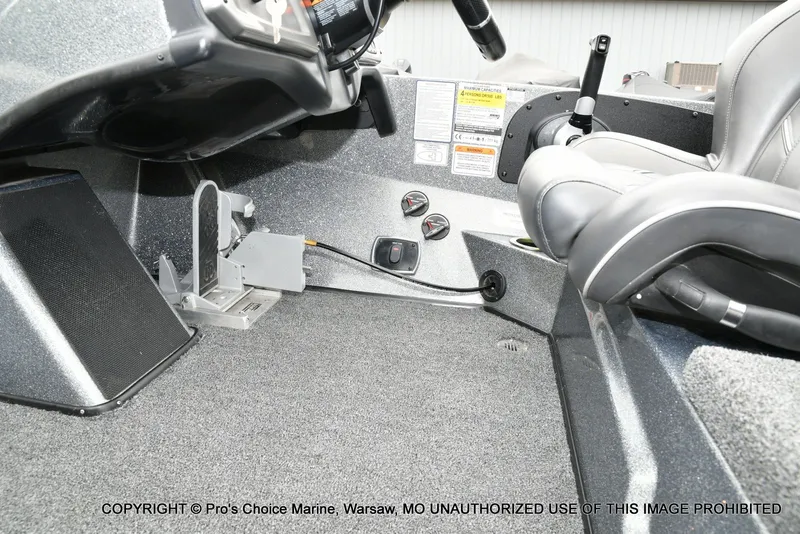 Slide: The Image of Interior of a 2020 Nitro Z19 Pro boat with steering console. - 46