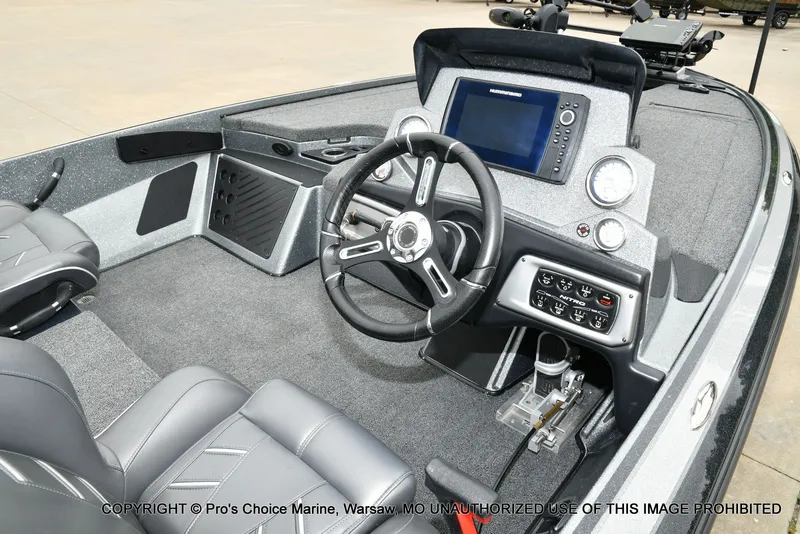 Slide: The Image of Interior of a 2020 Nitro Z19 Pro boat with steering console. - 5