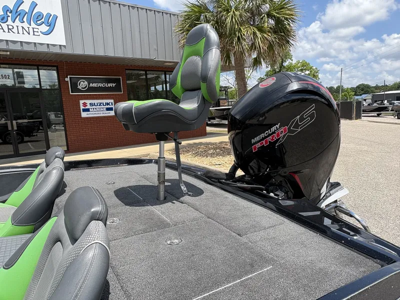 Slide: The Image of Ranger Z100 Series Z185 boat with Mercury Pro XS engine, 2021 model. - 12