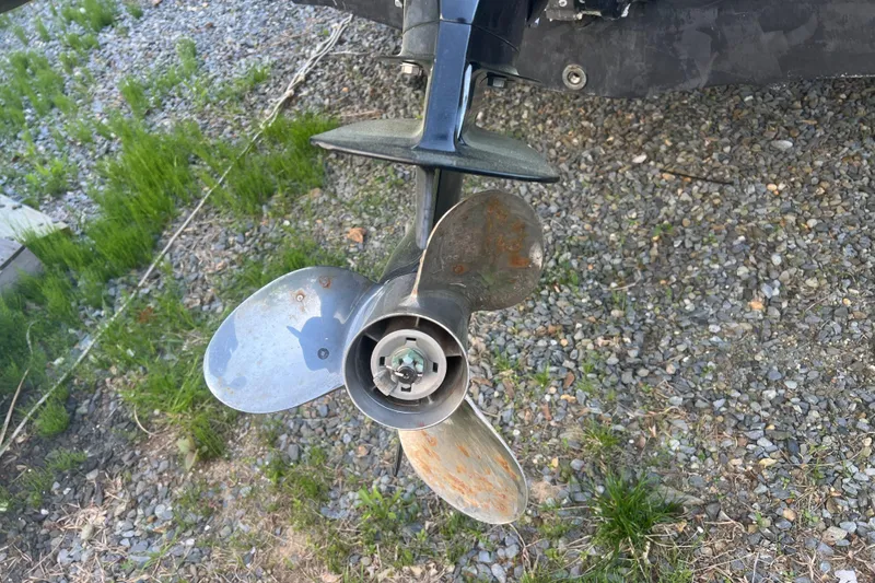 Slide: The Image of Propeller of 2023 Inmar 600R-PT boat on gravel surface. - 7
