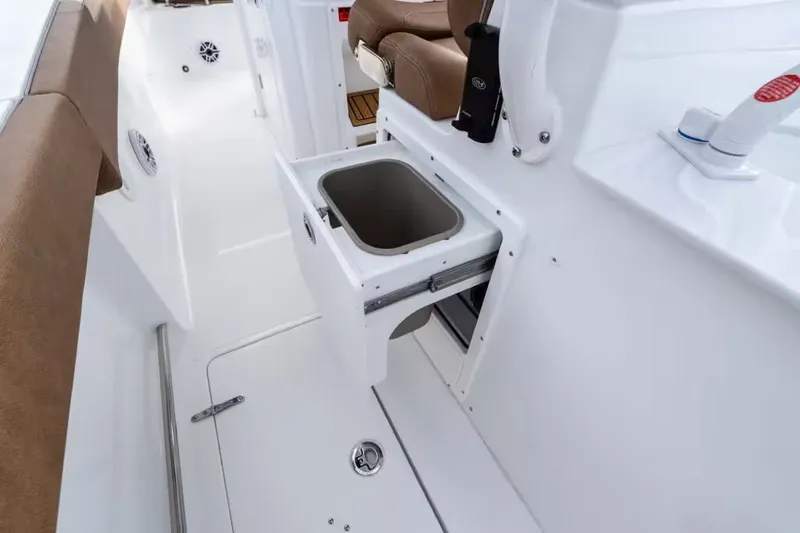 Slide: The Image of Sea Hunt Ultra 285 SE 2026 with integrated storage compartment. - 8