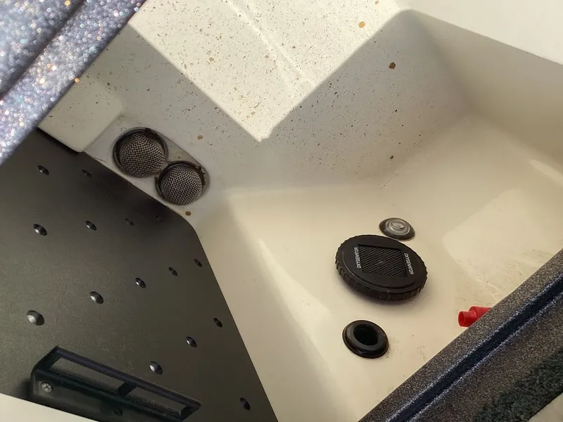 Slide: The Image of Interior of a 2025 Ranger Z520R boat. - 26