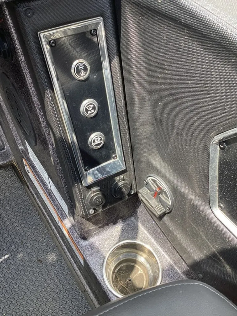 Slide: The Image of Control panel in Ranger Z520R boat, year 2025. - 31