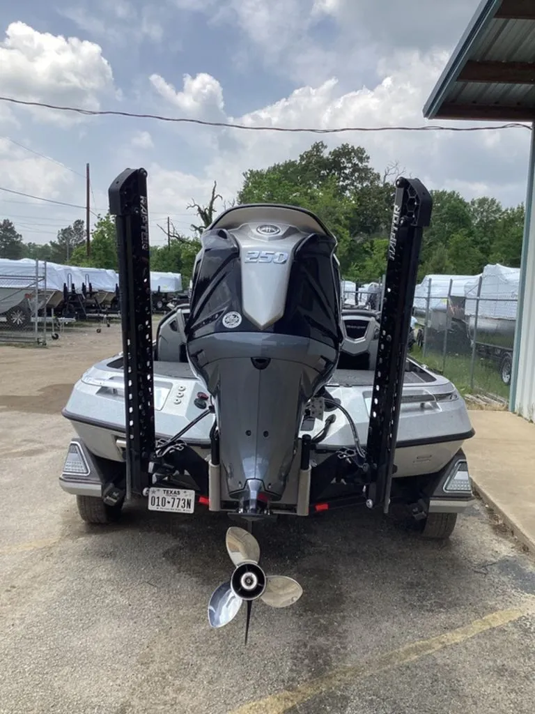 Slide: The Image of Ranger Z520R 2025 - 62