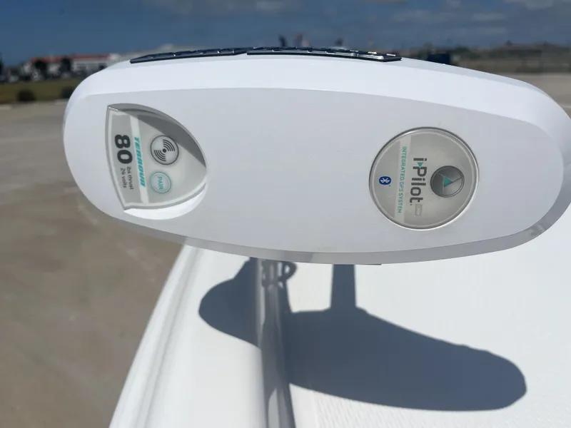 Slide: The Image of i-Pilot system on Blue Wave 2300 boat, year 2017. - 18