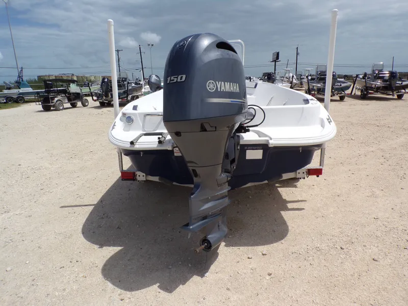 Slide: The Image of 2023 K2 Powerboats 22CRS with Yamaha 150 outboard motor. - 9
