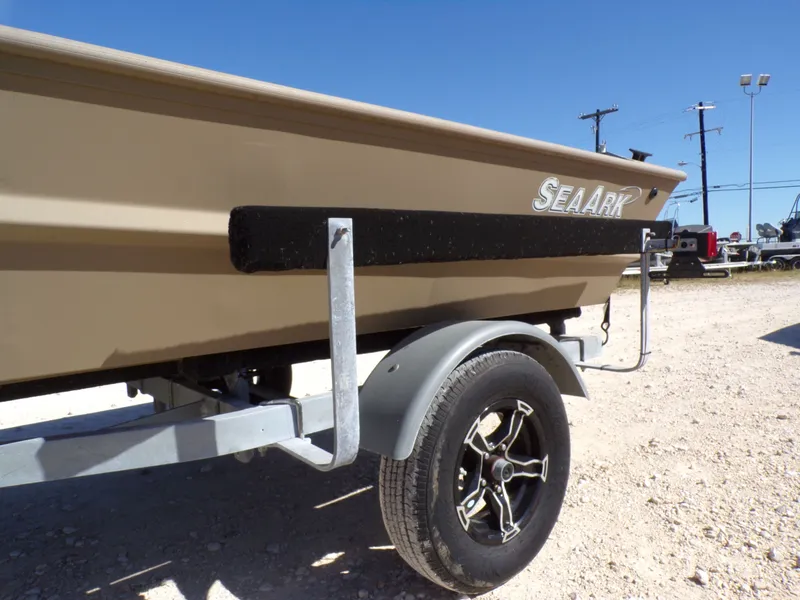 Slide: The Image of 2023 SeaArk 1652 MVT boat on trailer in sunny weather. - 22