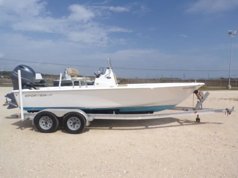 Slide: The Image of 2016 Sportsman 207 Masters boat on trailer, side view. - 16