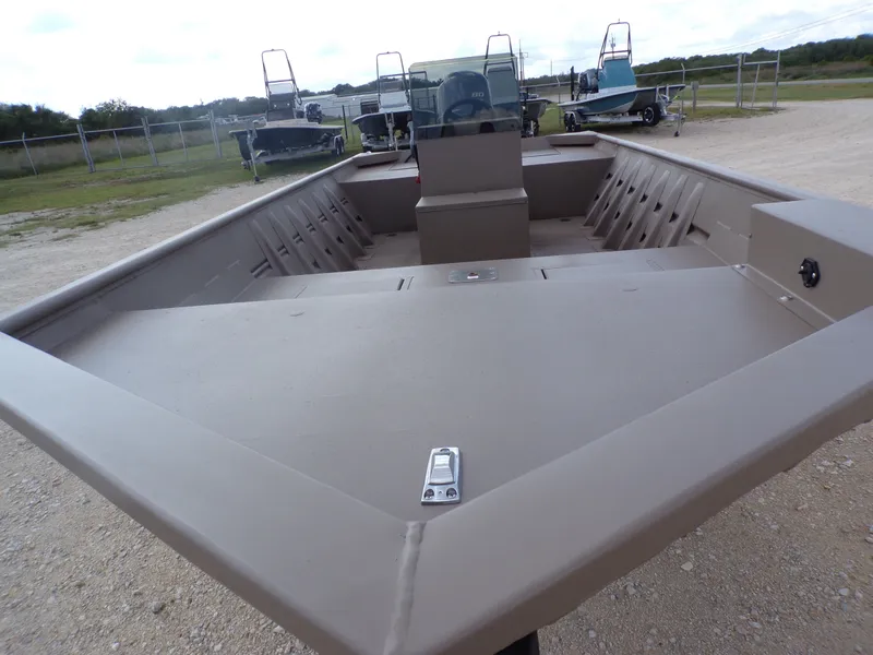 Slide: The Image of 2026 Weldcraft 1850 MUVDD SP DLX CC FO boat on gravel lot. - 15