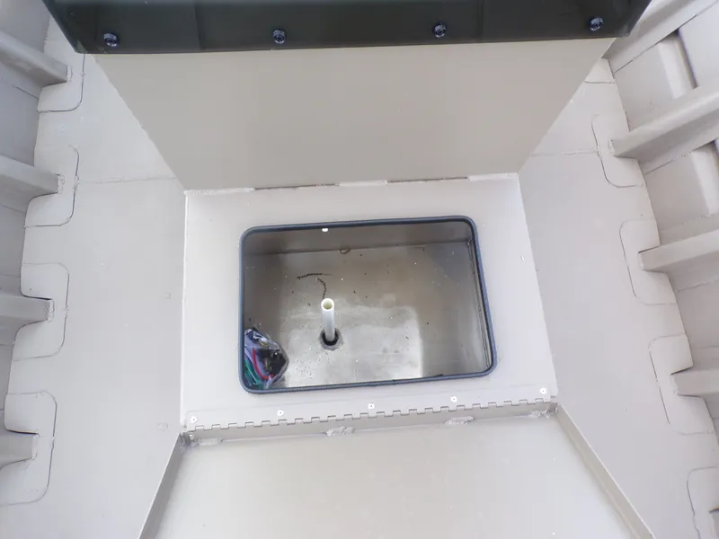 Slide: The Image of Interior view of 2026 Weldcraft 1850 MUVDD SP DLX CC FO boat. - 17