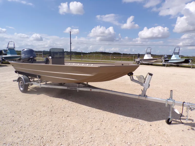 Slide: The Image of Weldcraft 1850 MUVDD SP DLX CC FO boat on trailer, year 2026. - 6