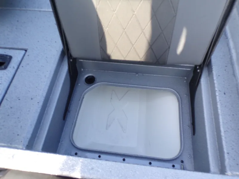 Slide: The Image of Interior of Xpress H20B Bay boat, model year 2026. - 20