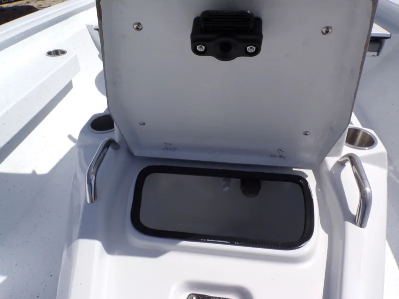 Slide: The Image of Xpress H20B Bay 2025 boat hatch with stainless steel handles. - 15