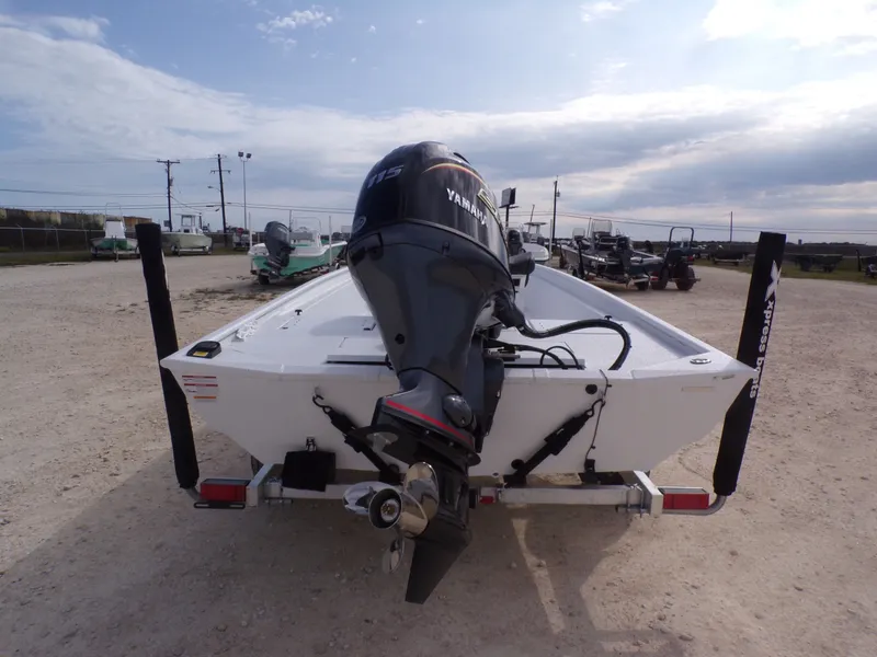 Slide: The Image of 2026 Xpress XP20CC boat with Yamaha outboard motor. - 7