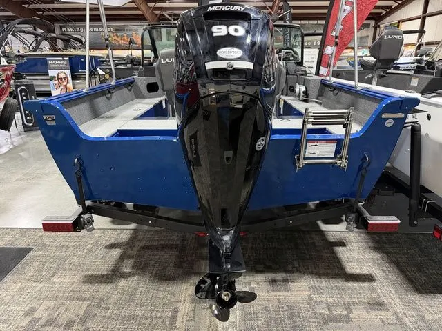 Slide: The Image of Lund 1700 Explorer Sport 2026 - 12