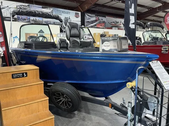 Slide: The Image of Lund 1700 Explorer Sport 2026 - 15