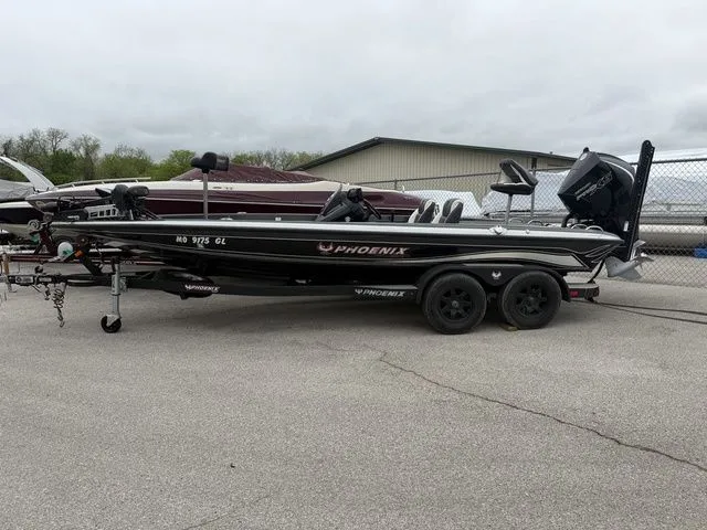Slide: The Image of Phoenix Bass Boats 721 ProXP 2021 - 12