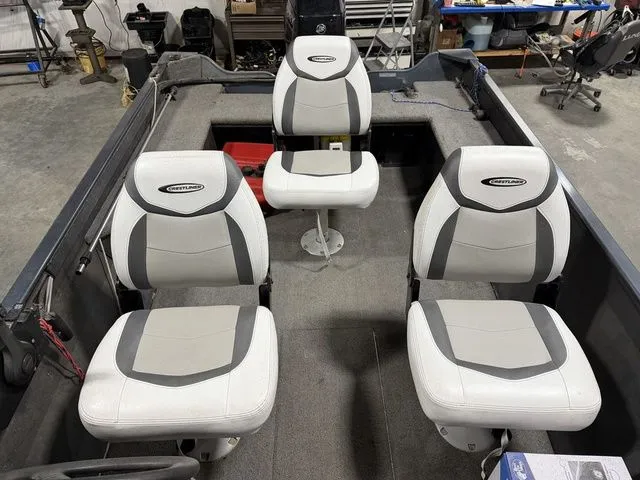 Slide: The Image of Crestliner Kodiak 16 2013 - 8