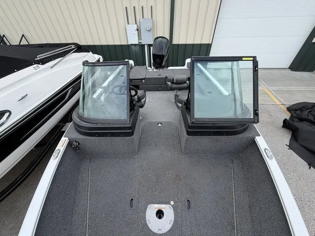 Slide: The Image of Lund 1775 Adventure Sport 2020 - 13