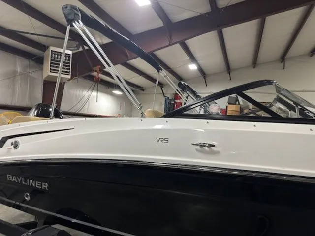 Slide: The Image of Bayliner VR5 Bowrider OB 2024 - 10