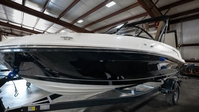 Slide: The Image of Bayliner VR5 Bowrider OB 2024 - 27
