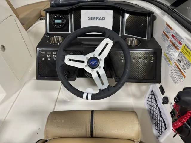 Slide: The Image of Bayliner VR5 Bowrider OB 2024 - 8