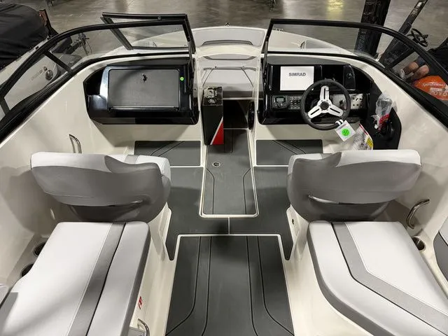 Slide: The Image of Bayliner V20 2026 - 18