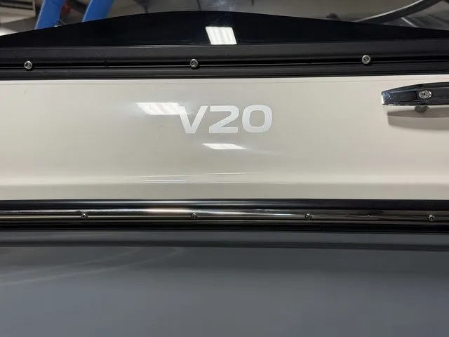 Slide: The Image of Bayliner V20 2026 - 3
