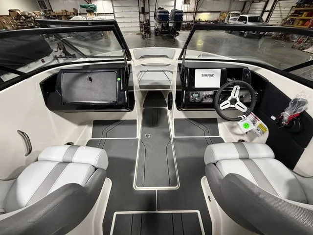 Slide: The Image of Bayliner V20 2026 - 4