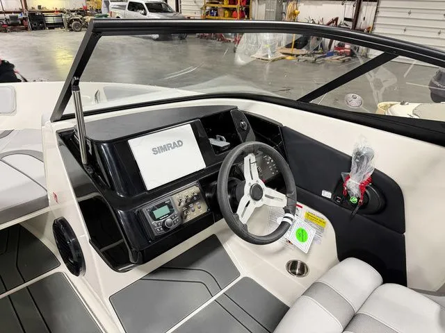 Slide: The Image of Bayliner V20 2026 - 7