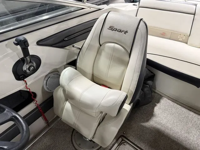 Slide: The Image of Sea Ray 205 Sport 2010 - 15