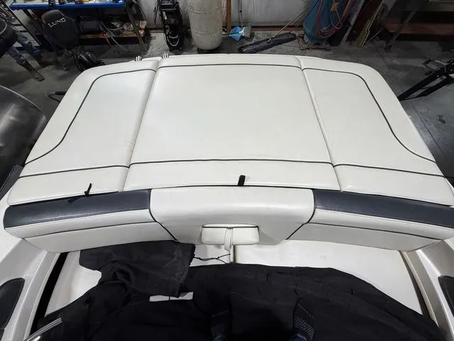 Slide: The Image of Sea Ray 205 Sport 2010 - 19