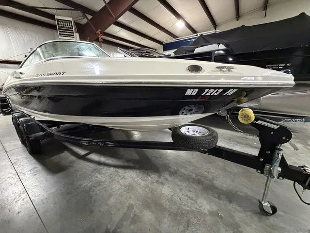 Slide: The Image of Sea Ray 205 Sport 2010 - 6