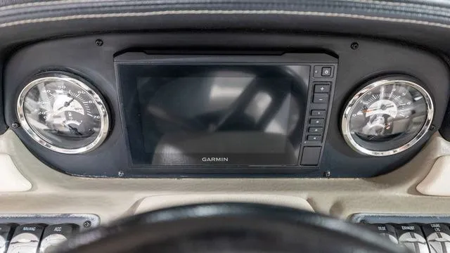Slide: The Image of Crownline Boats E 255 2020 - 11