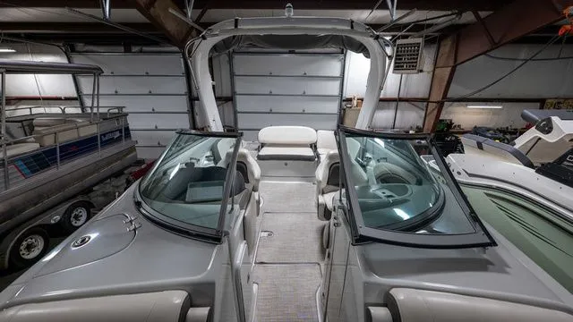 Slide: The Image of Crownline Boats E 255 2020 - 17