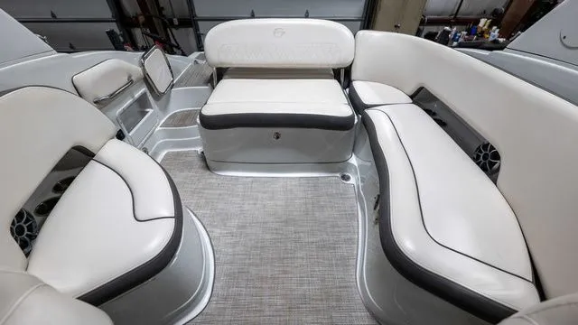 Slide: The Image of Crownline Boats E 255 2020 - 8